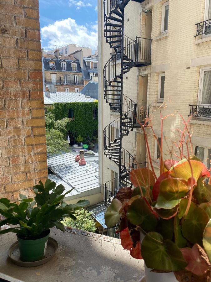 파리 Grand F2 Avec Vue Sur La Maison De Georges Brassens 아파트 외부 사진
